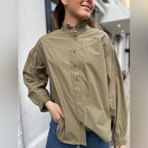XIRENA COLETTE BLOUSE IN OLIVE, SIZE M